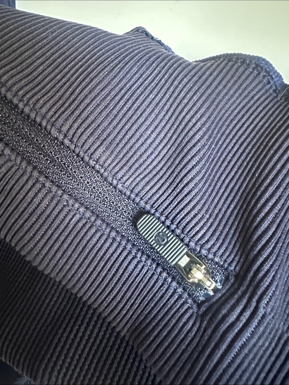 LULULEMON Blue leggings with textured side stripes - Picture 3 of 3